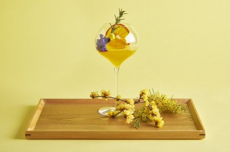 Embrace Equity  エンブレイス エクイティ ¥2,100（税サ込）