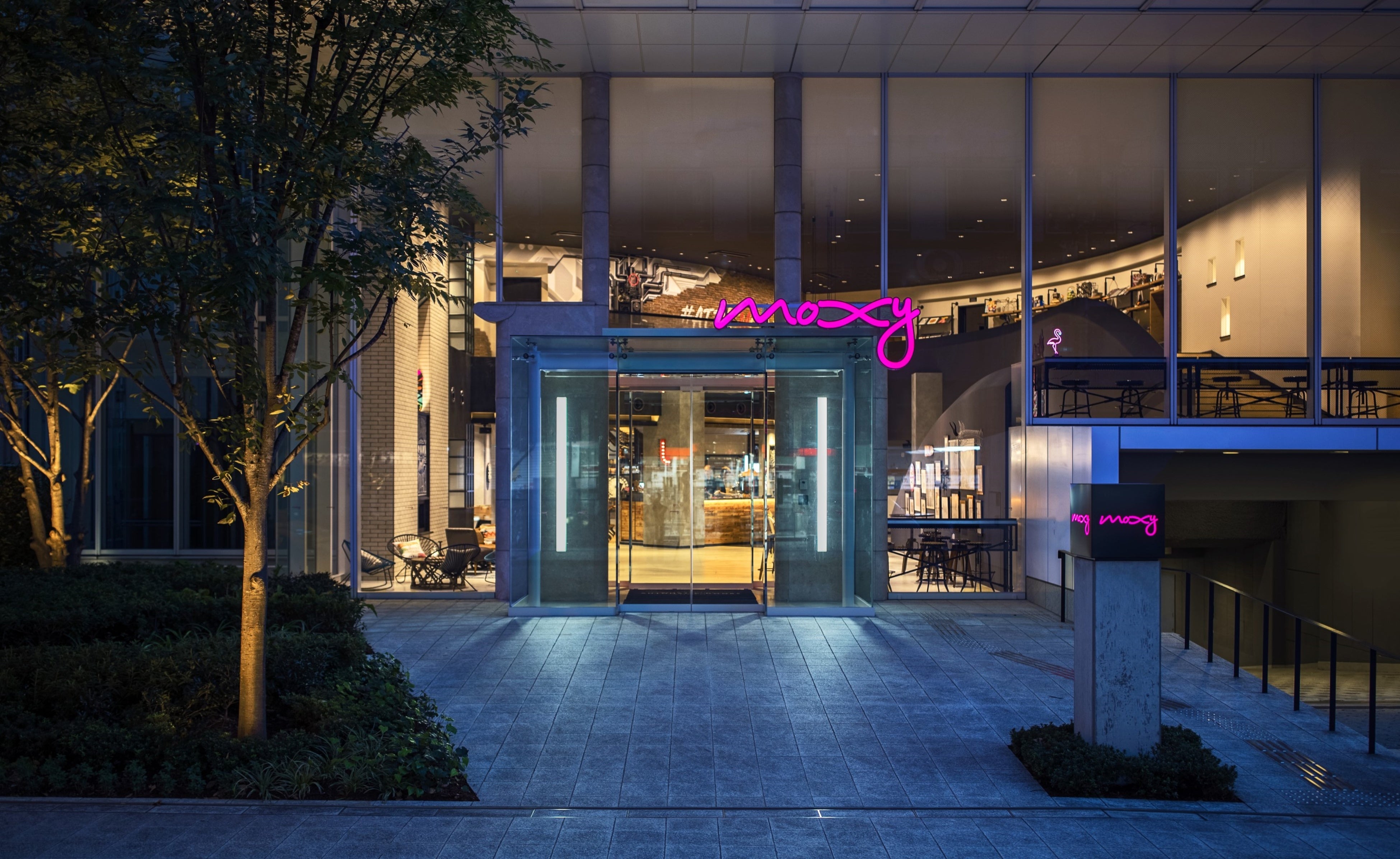 モクシー大阪本町外観