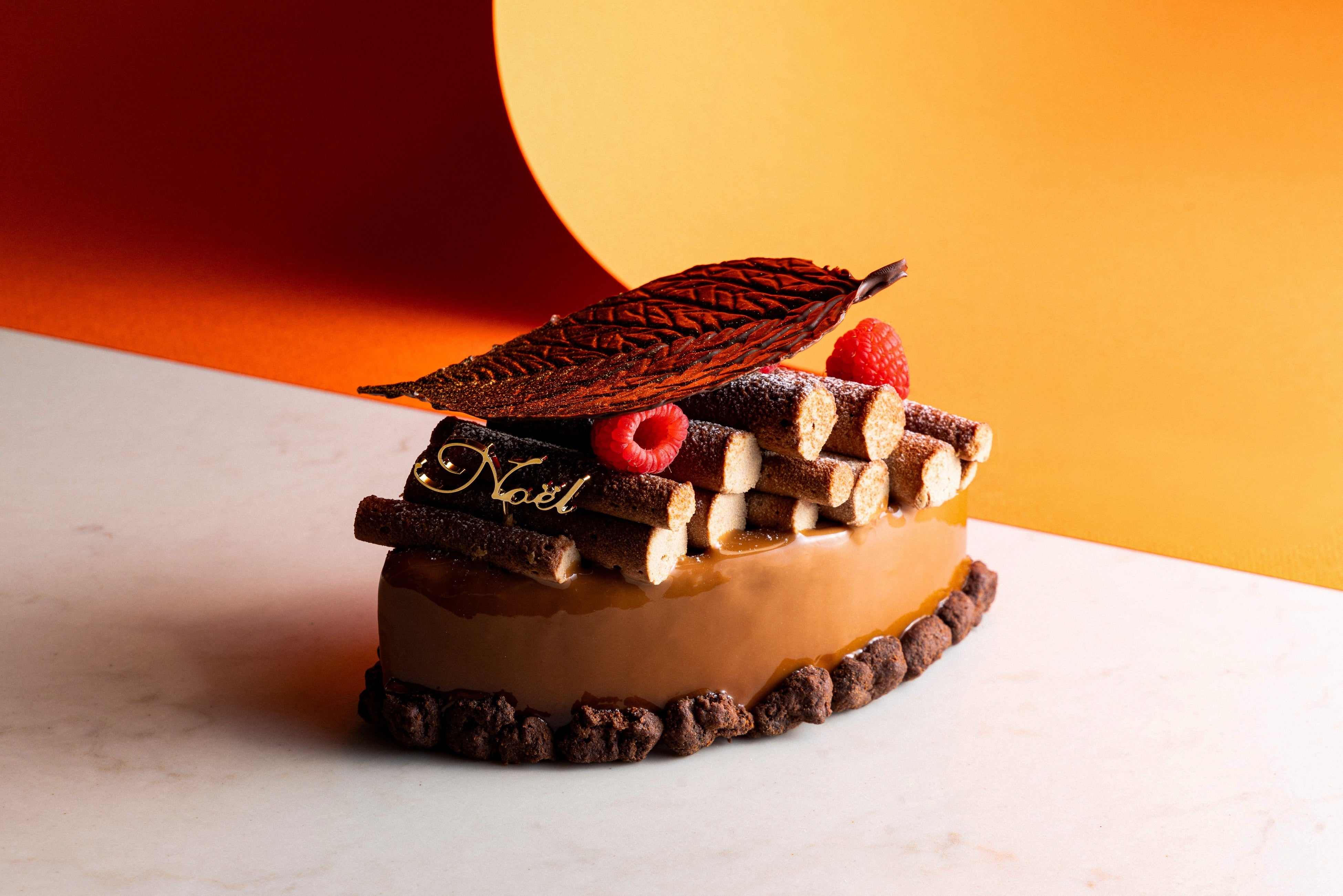 ラズベリーティーショコラムースとオレンジのブッシュ・ド・ノエル