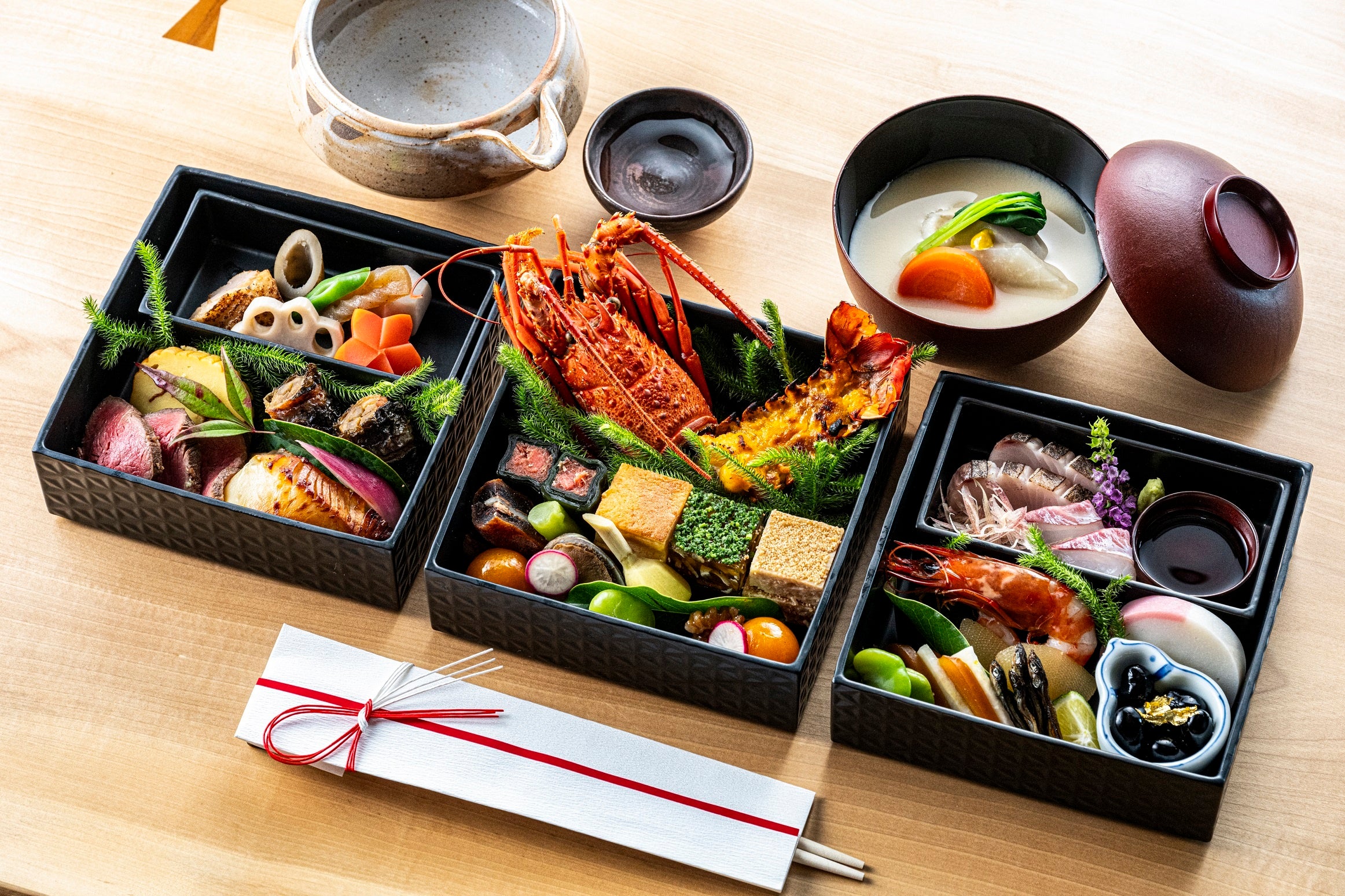 [幻珠] 三段重おせち朝食