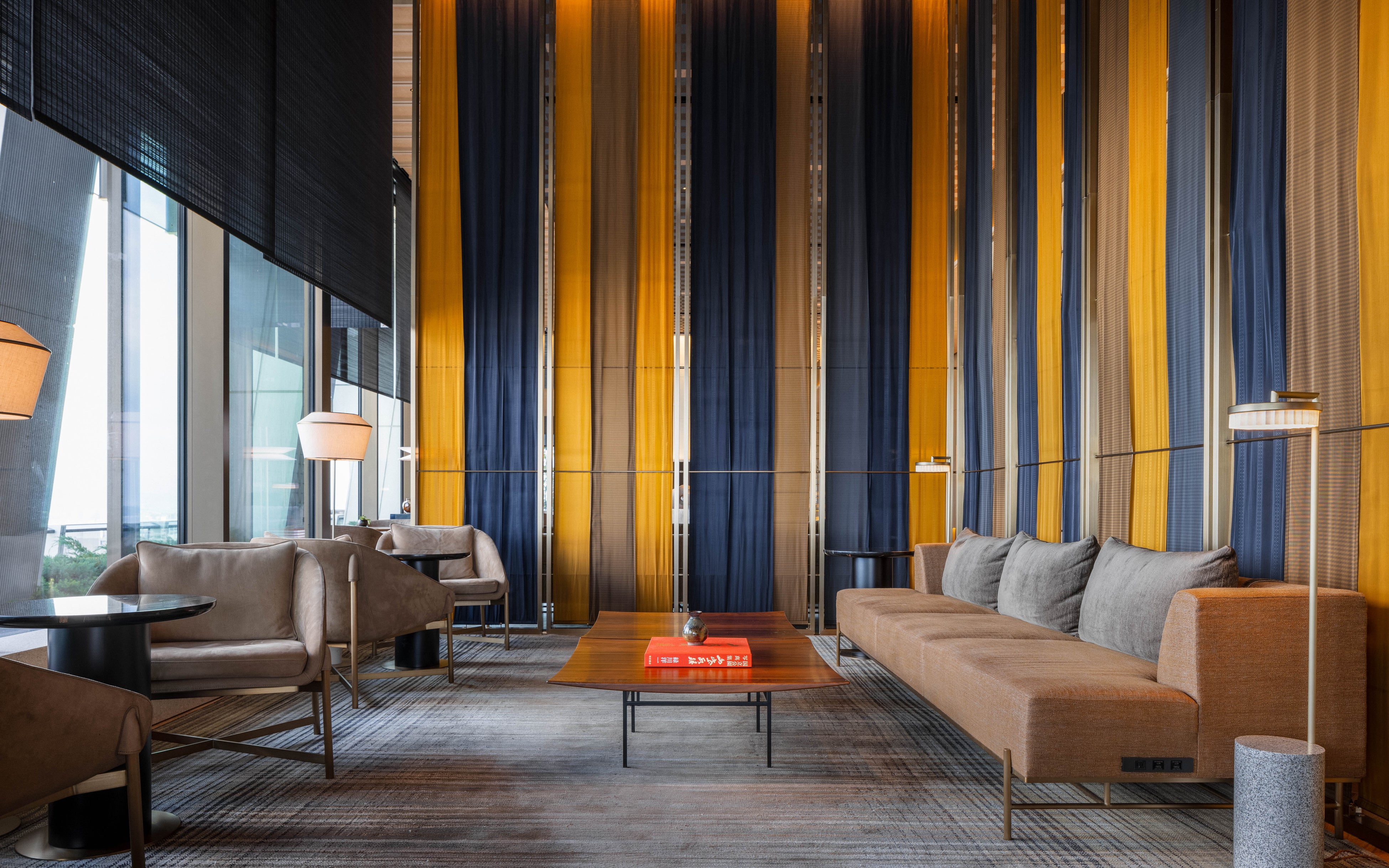 博多織のパーテーション（ザ・バー）