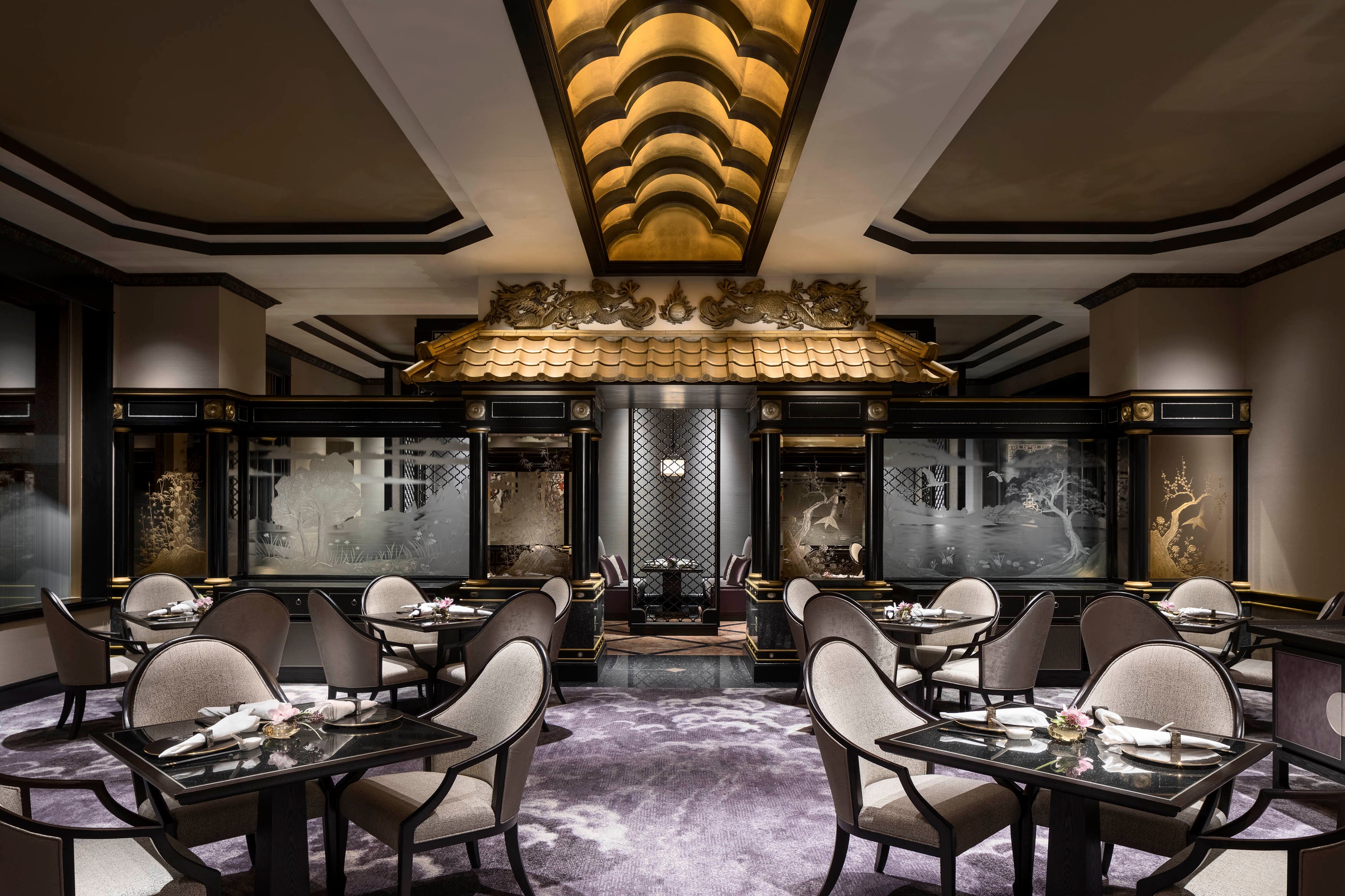 龍天門メインホール