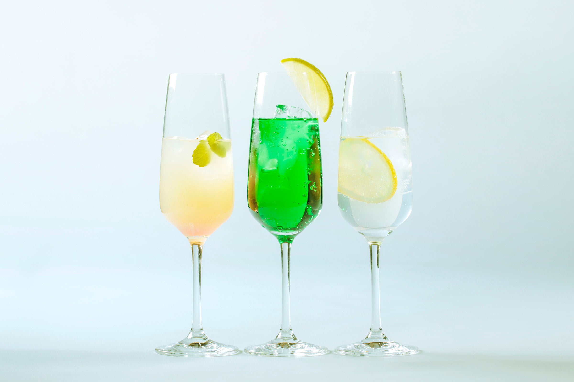 写真左より、ピーチアップル、ディアボロマント、レモンスカッシュ（イメージ）