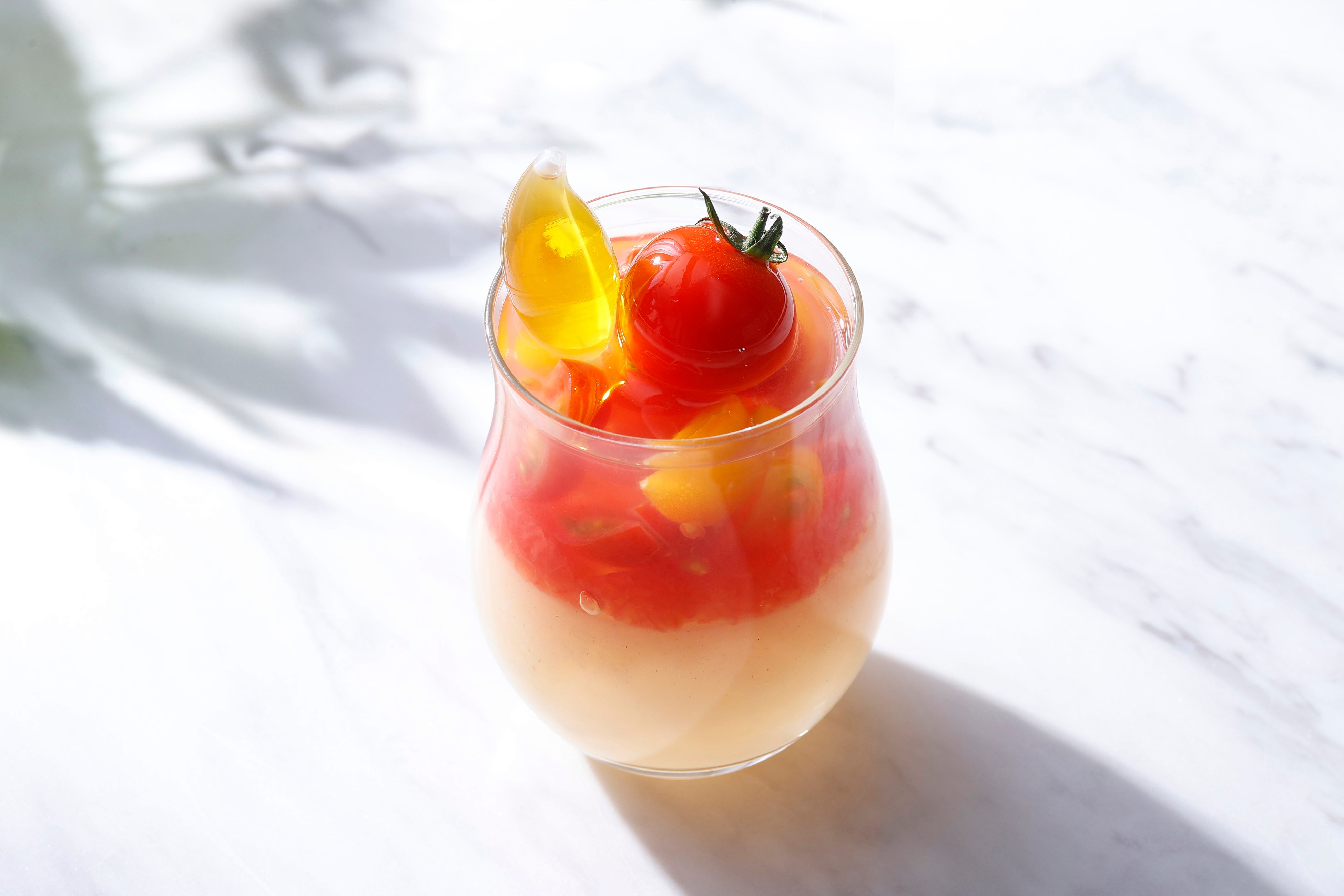 グレープフルーツ、ライチとプチトマトのゼリー（イメージ）