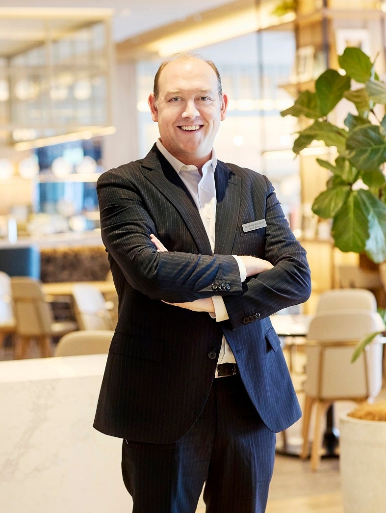 新総支配人　セバスチャン・クレンズマン