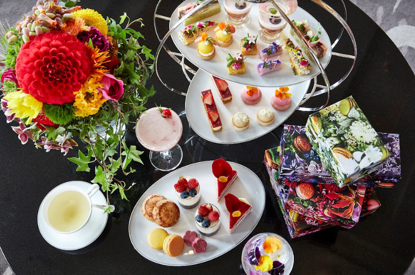 ザ リッツ カールトン東京 ピエール エルメ パリとフラワーアーティスト東信氏とのコラボによる Flower Power アフタヌーンティー 22 を22年3月4日 金 より提供開始 マリオット インターナショナルのプレスリリース