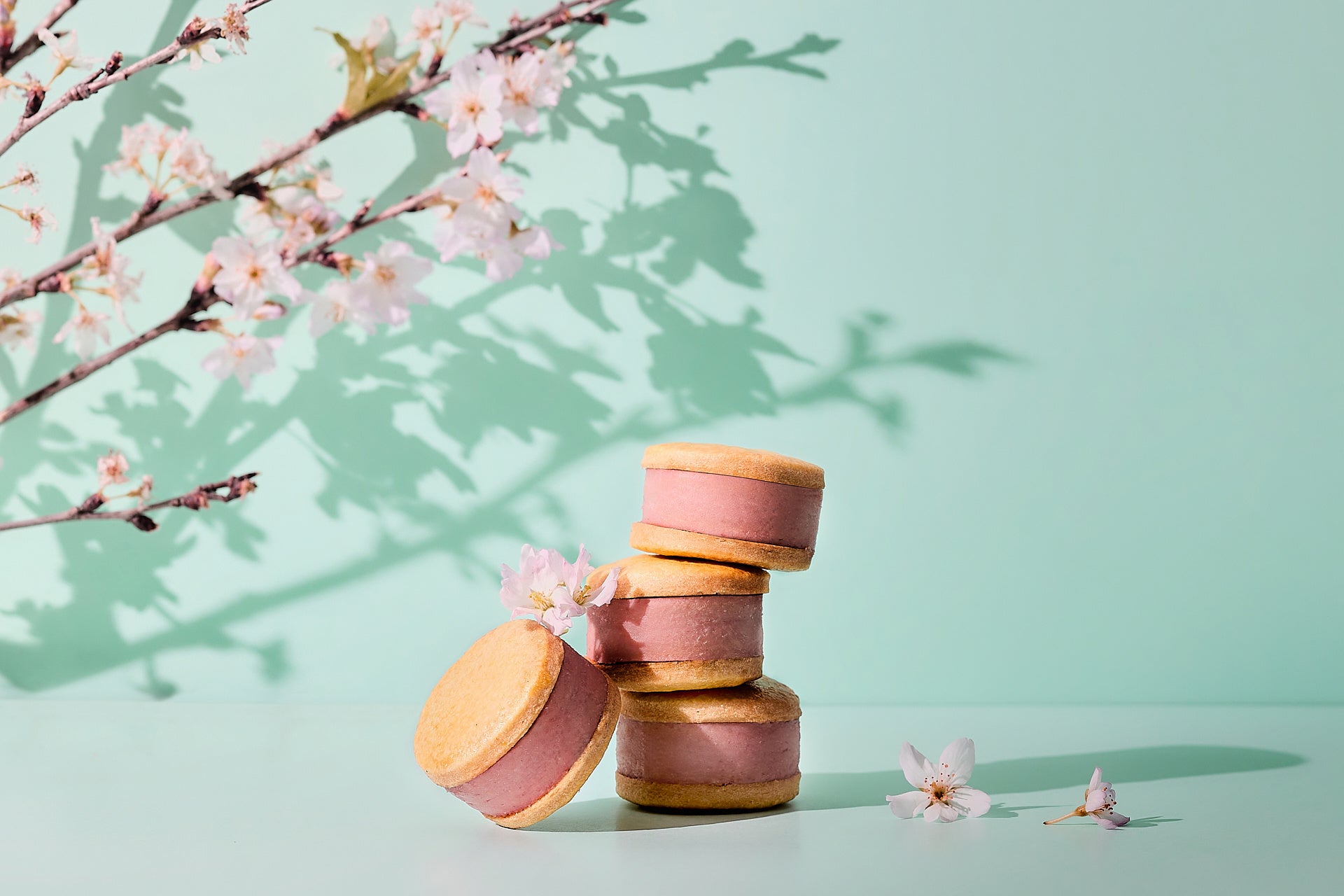 桜バタークリームサンド