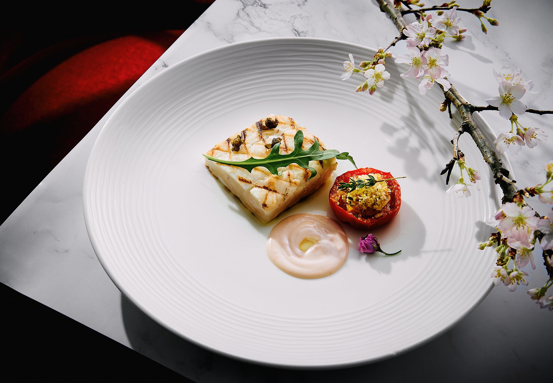 真鯛のグリル　桜ブールブランソース, プロヴァンス風トマトコンフィ