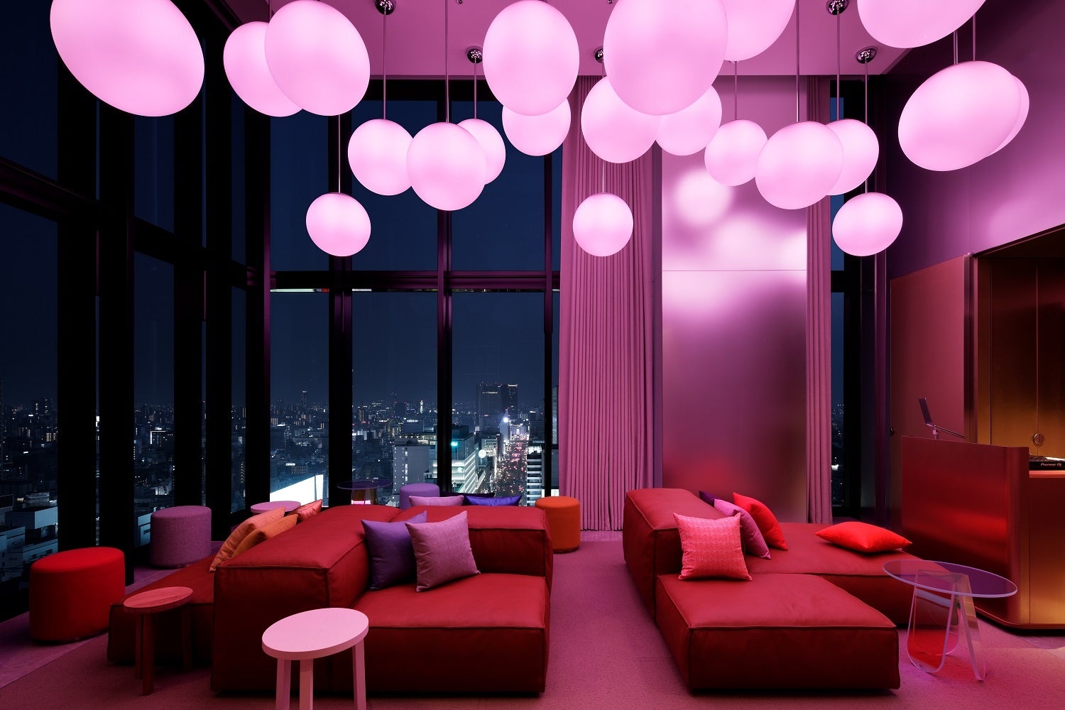 【未使用】非売品!Wホテル大阪　1周年記念　eBoyデザインクッションクッション 未使用非売品!Wホテル大阪 1周年記念 eBoyデザインクッ