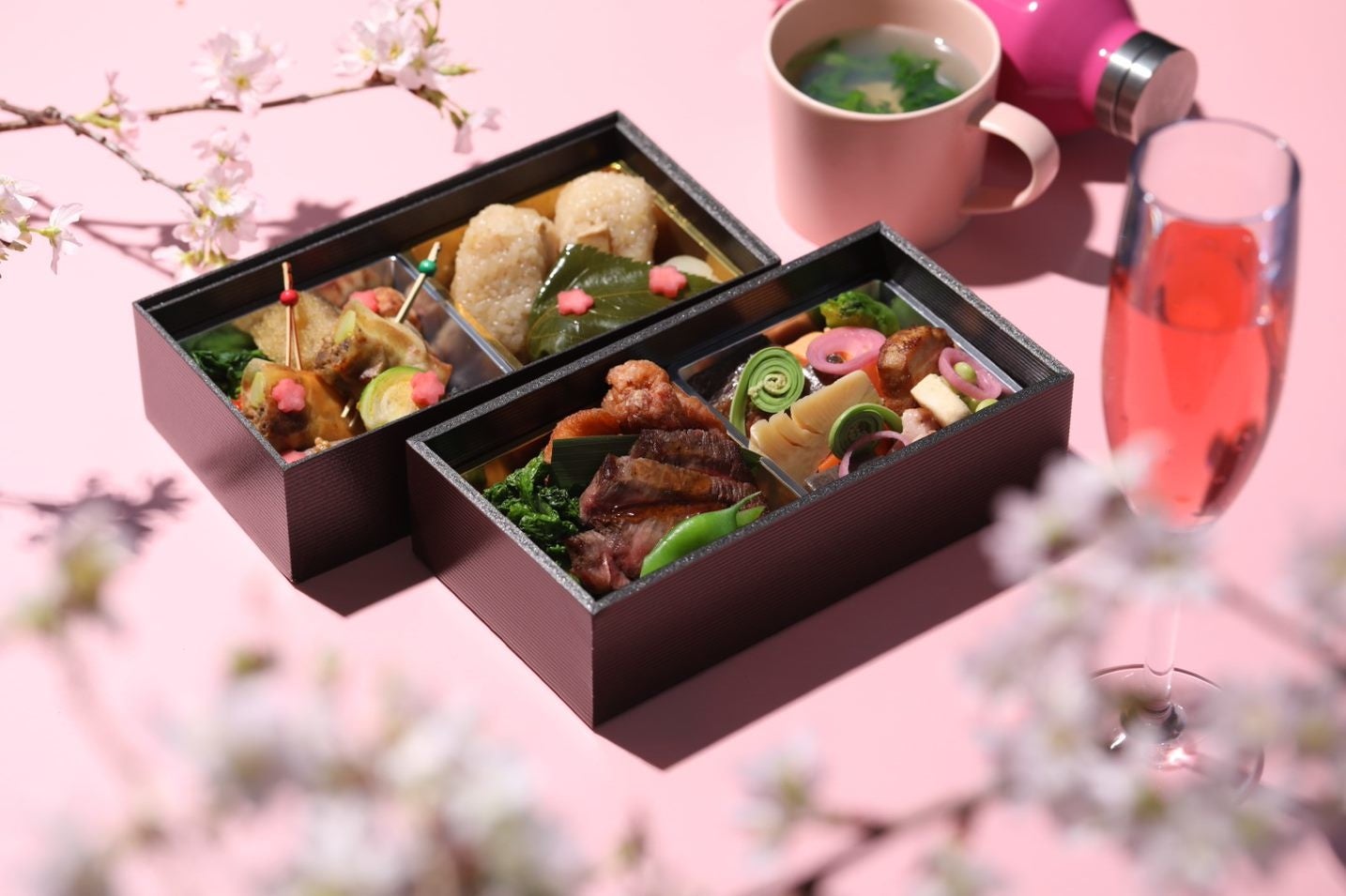 お花見弁当とサクラモクテル　おひとり様分