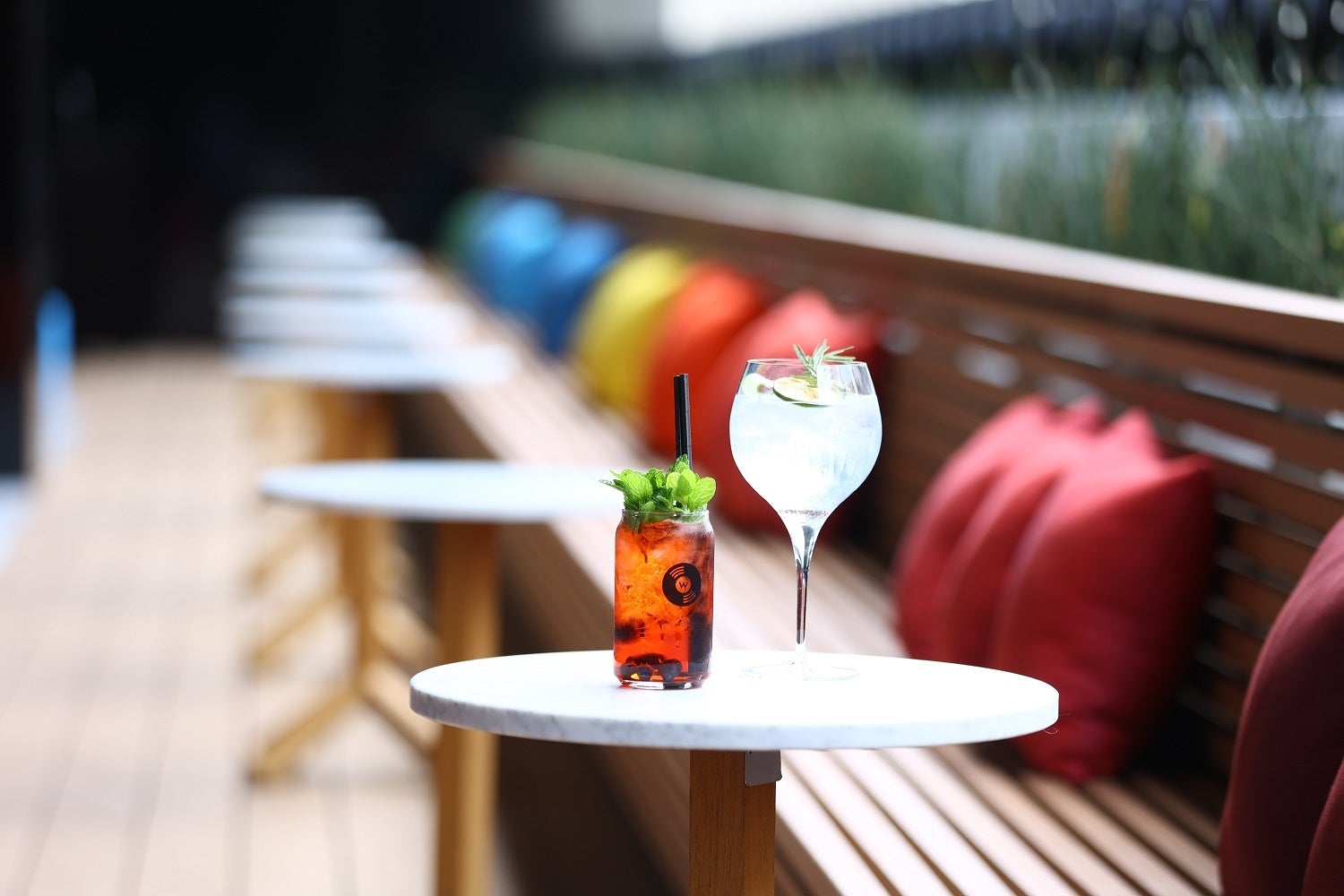 LIVING ROOMテラス席