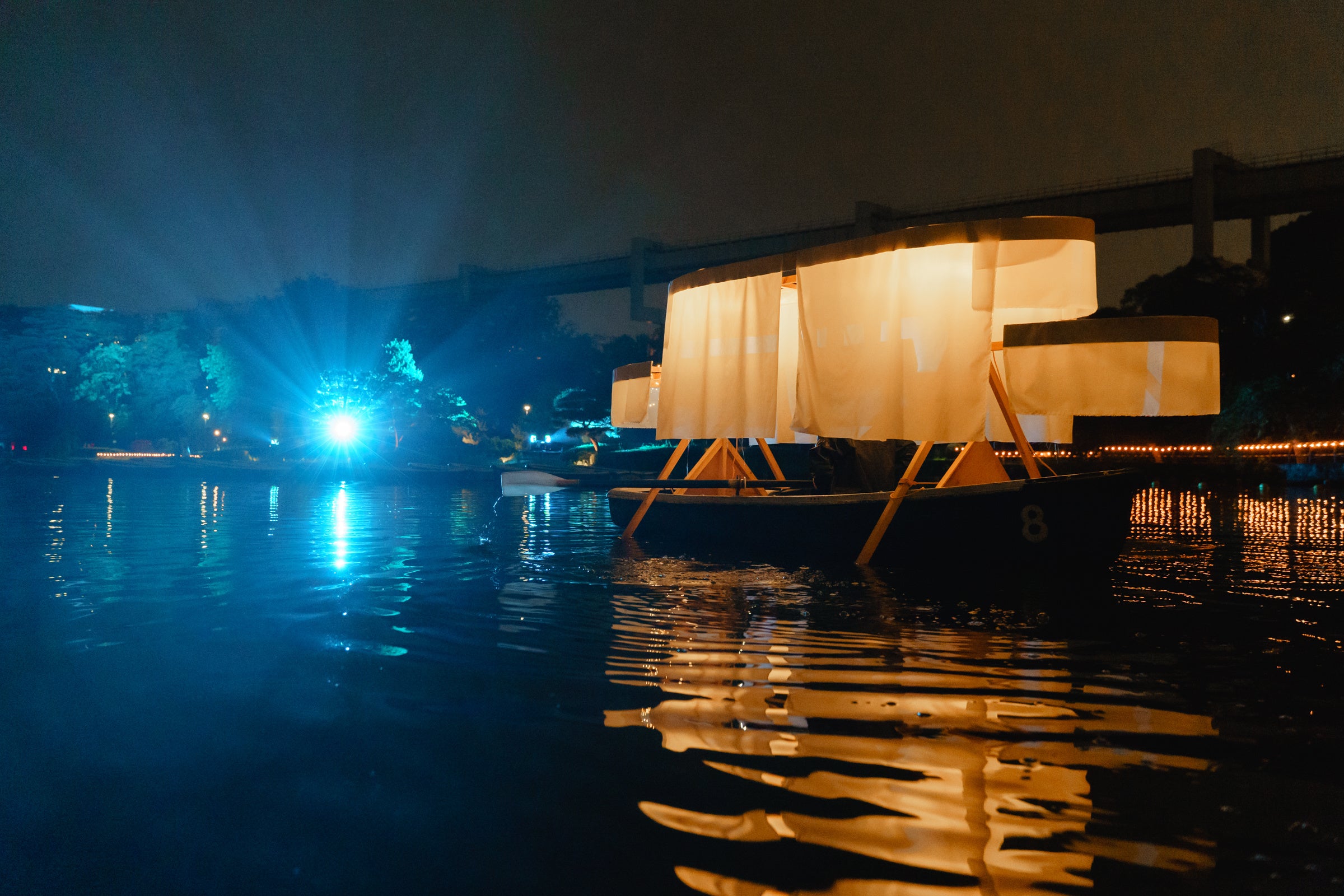 YohaS2021の様子。普段営業しているボートがアート作品に変身。