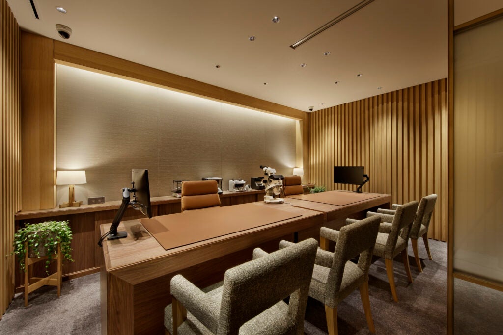 接客スペースではお客様とお話がしやすい雰囲気に