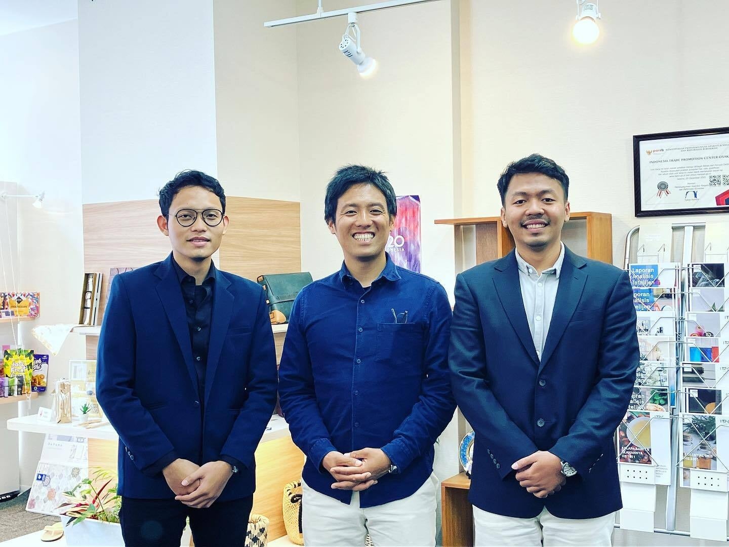 真ん中が林さん