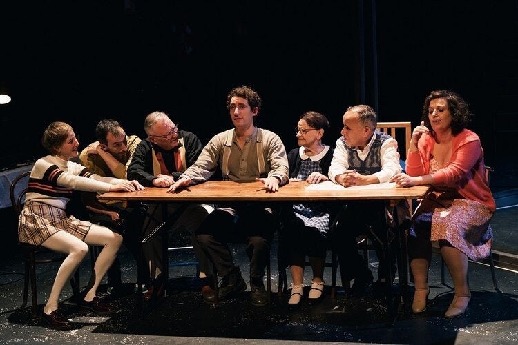 『ワレワレのモロモロ ジュヌビリエ編』（C）KOS-CREA 写真提供国際交流基金