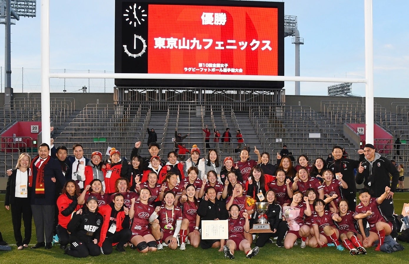 女子 ホッケー 胸 チラ