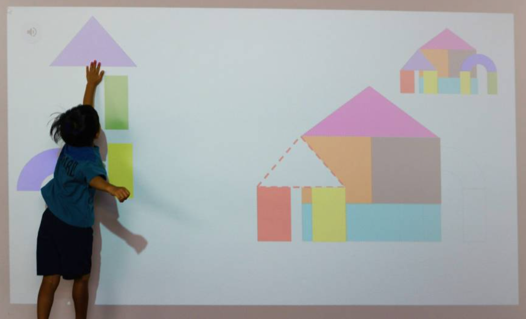 ▲動きに合わせて映像が変化するデジタルタッチ