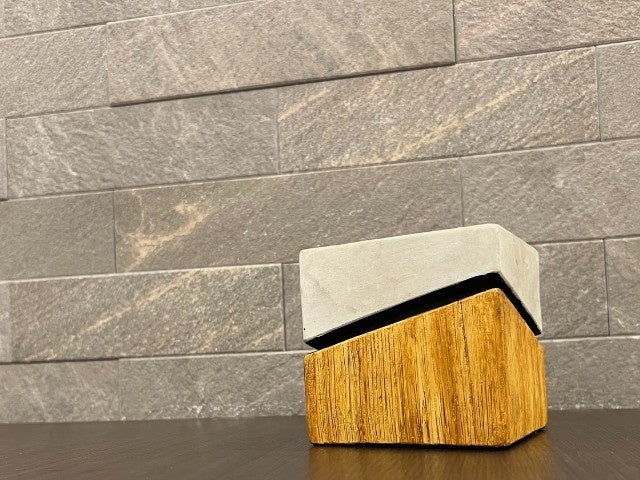 こだわり抜いたルックス。コンクリートと木目の融合はインテリアとしても。