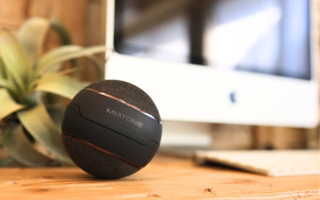 小さな惑星が奏でる360°立体音響。プラネットスピーカー販売開始 小さな惑星が奏でる360°立体音響。プラネットスピーカー販売開始