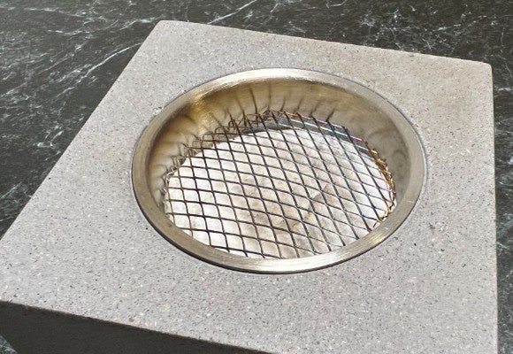 セラミックコットンが美しくゆらぐ炎をつくる