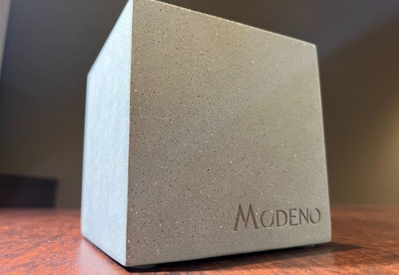 ダイオライト（閃緑岩）のようなライトグレー