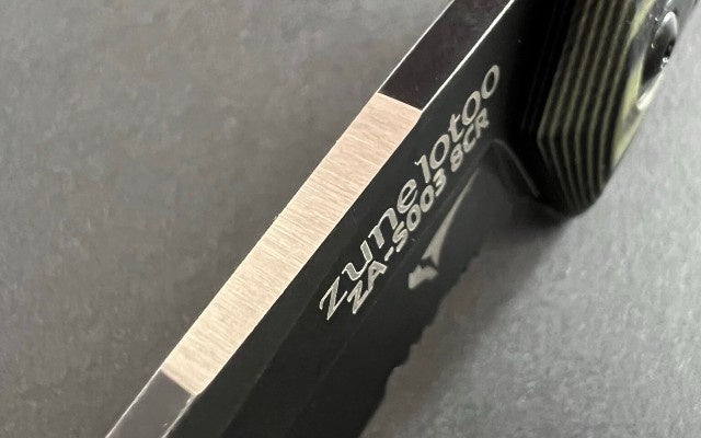 背面にはストライカーも装備