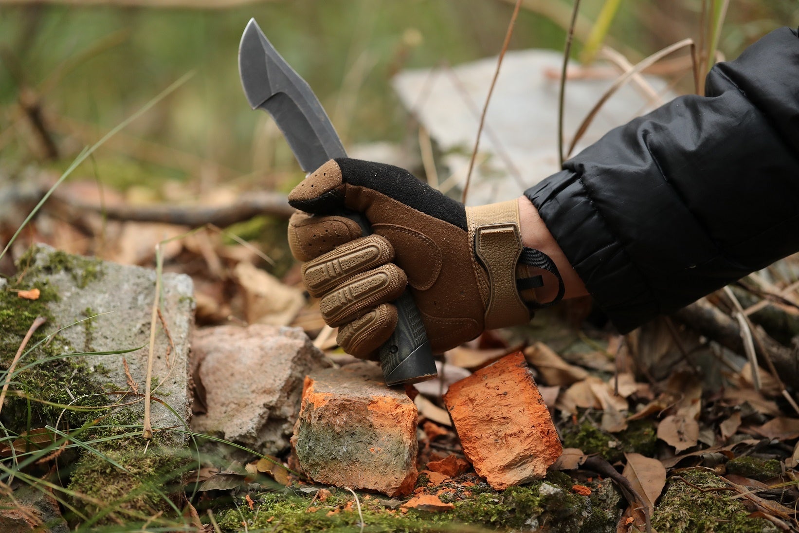 グリップエンドはテールハンマーとしても活躍する