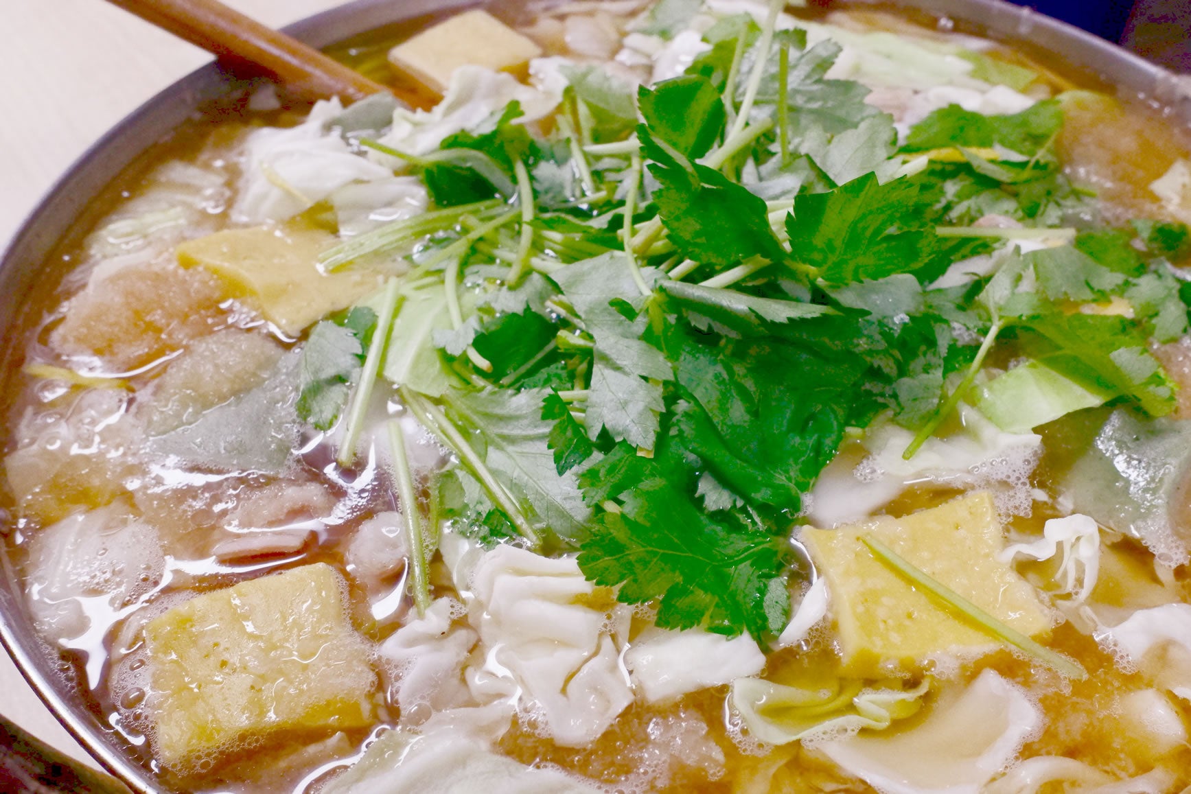 椀物のように最後の一滴まで楽しめる日本料理に昇華された日本初のもつ鍋