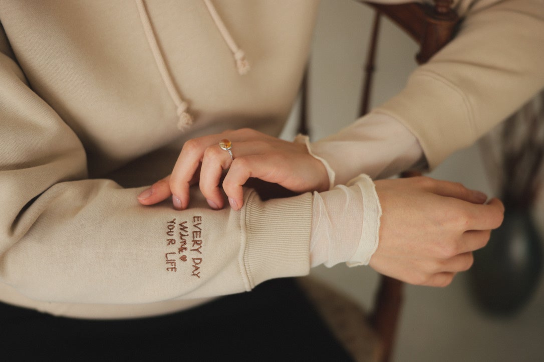 可愛いメッセージが元気をくれるEVERYDAY wink YOUR LIFE裏起毛パーカー