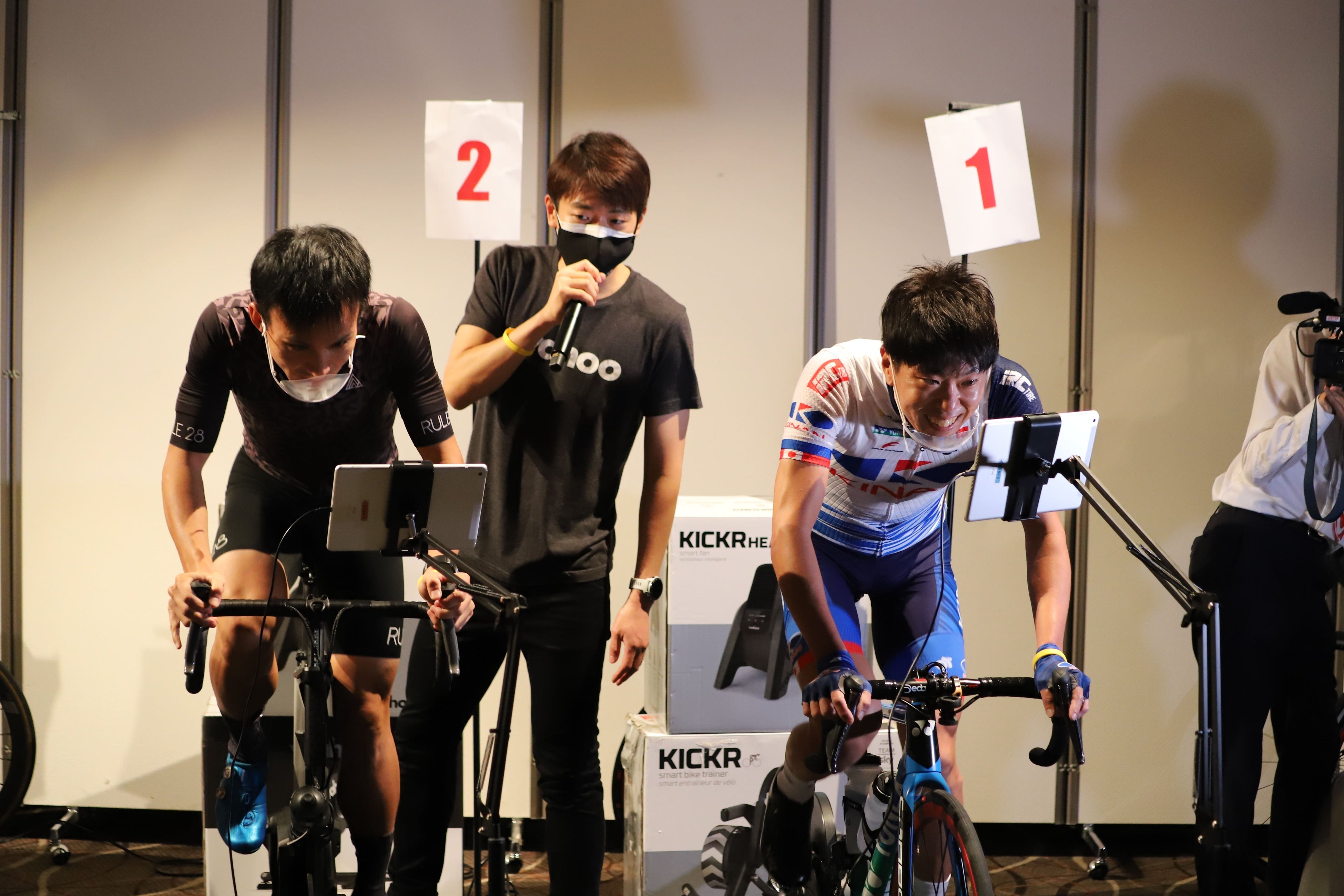  昨年のeSports BATTLE in OKINAWA 2022エキシビションレース風景