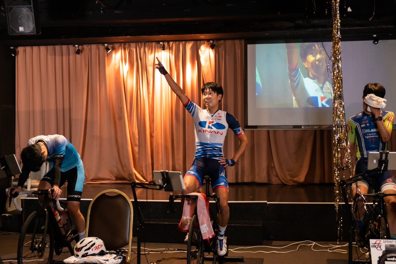 ゴール直後の3選手