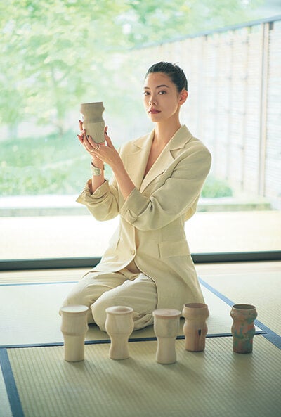 森星（もり ひかり）：モデル／tefutefuクリエイティブディレクター。2021年、tefutefuを共同創業。能登の地元住民らと協力し、地元食材のプロデュースや能登半島の耕作放棄地の整備などにも取り組む。BWA Award 2022受賞。