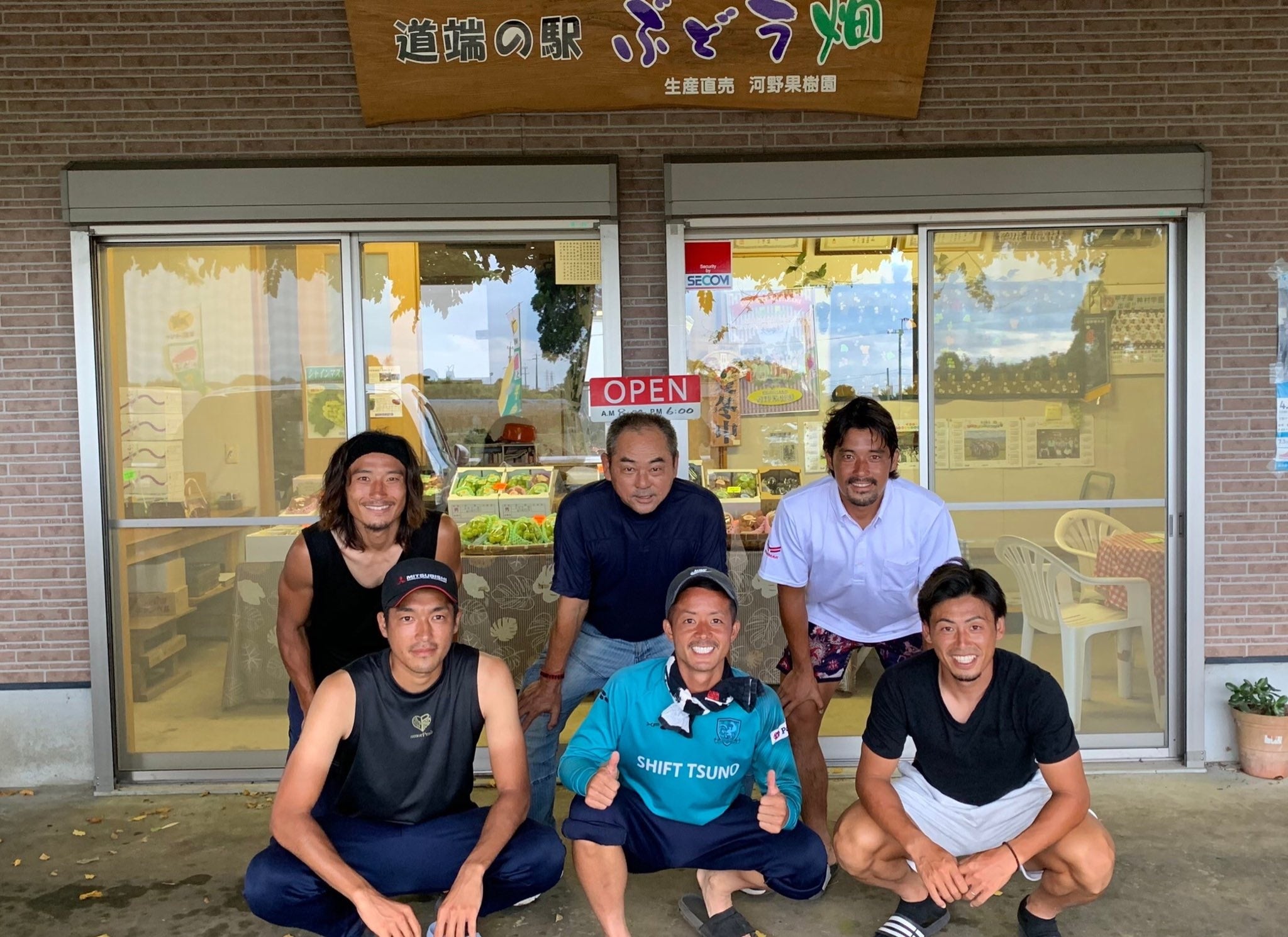 農作業後に生産者の方と記念撮影