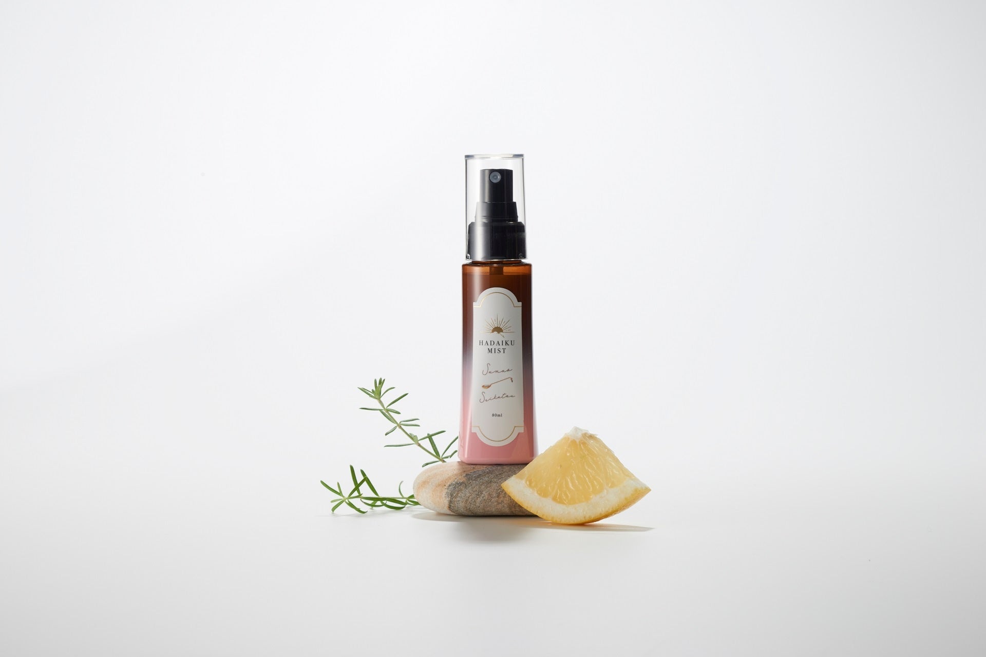 春の「ゆらぎ肌」シーズンに、時短で気軽に保湿できる「肌育ミスト」