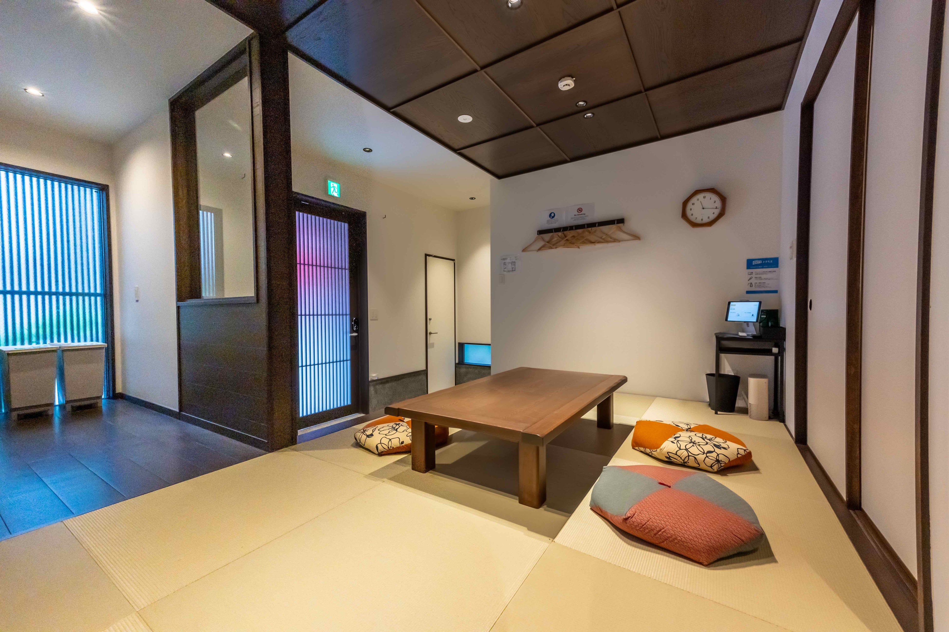 リビング（彩ホテル 茜）