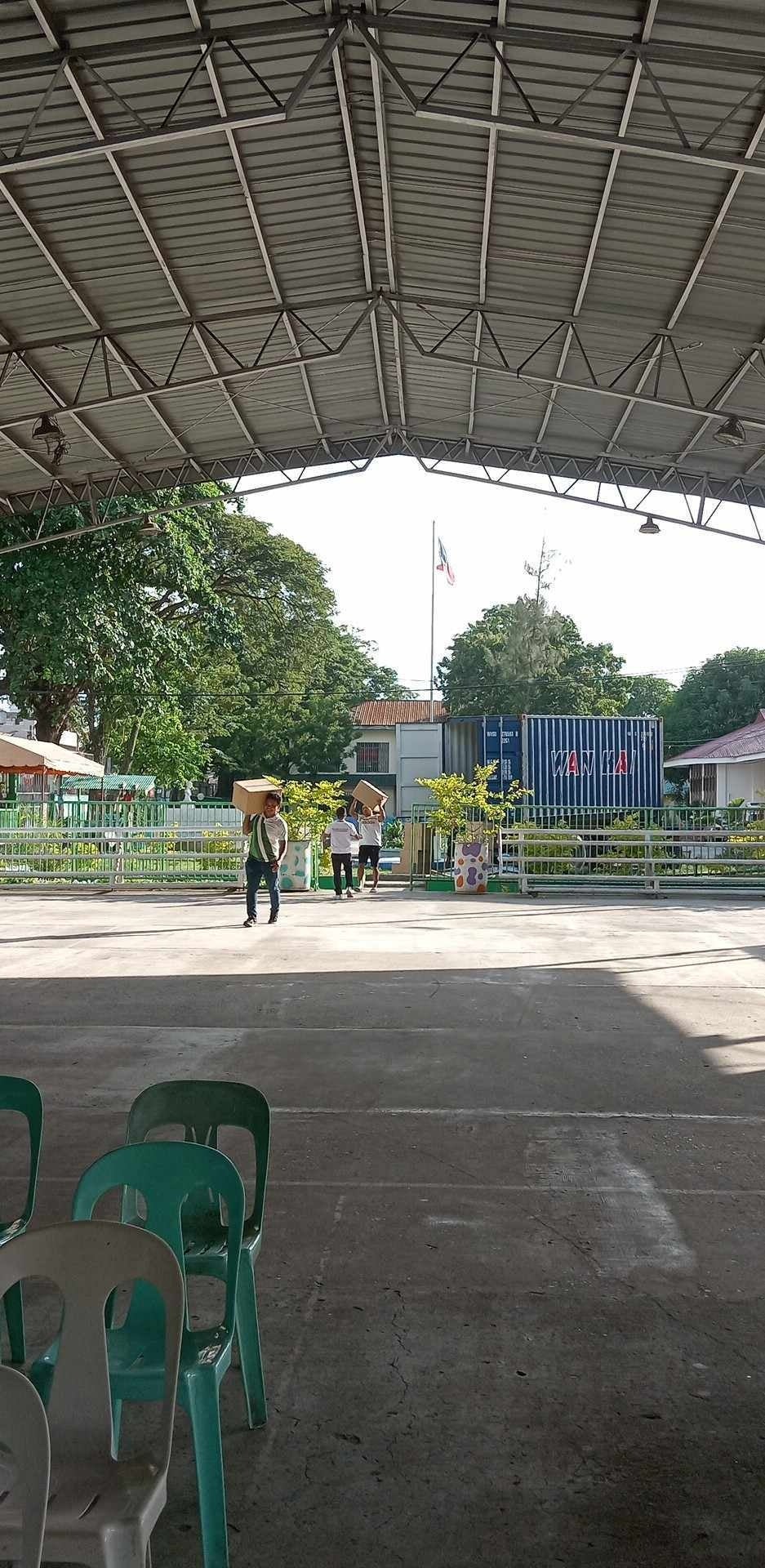 コンテナが到着しました