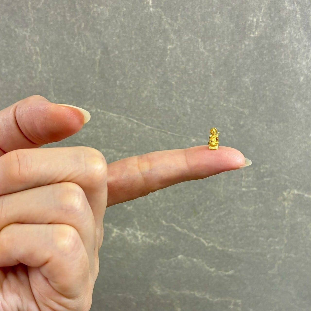 本日10月27日は金運最強開運日。本物の金で作った「金のお守り」を