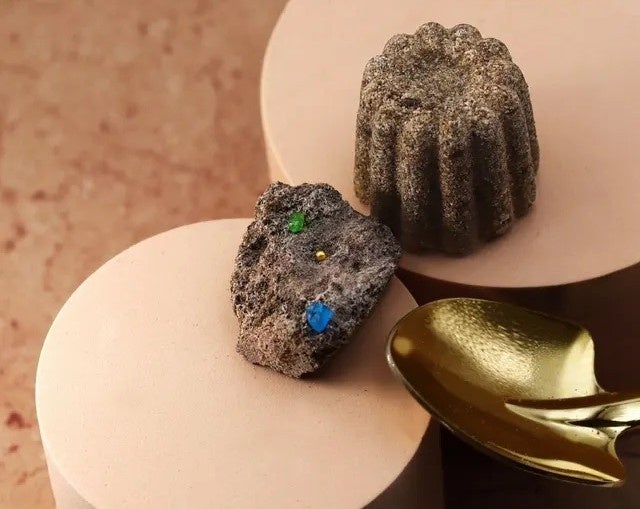 カヌレ型の可愛いミニチュア鉱山からお宝を発掘!家でできる大人