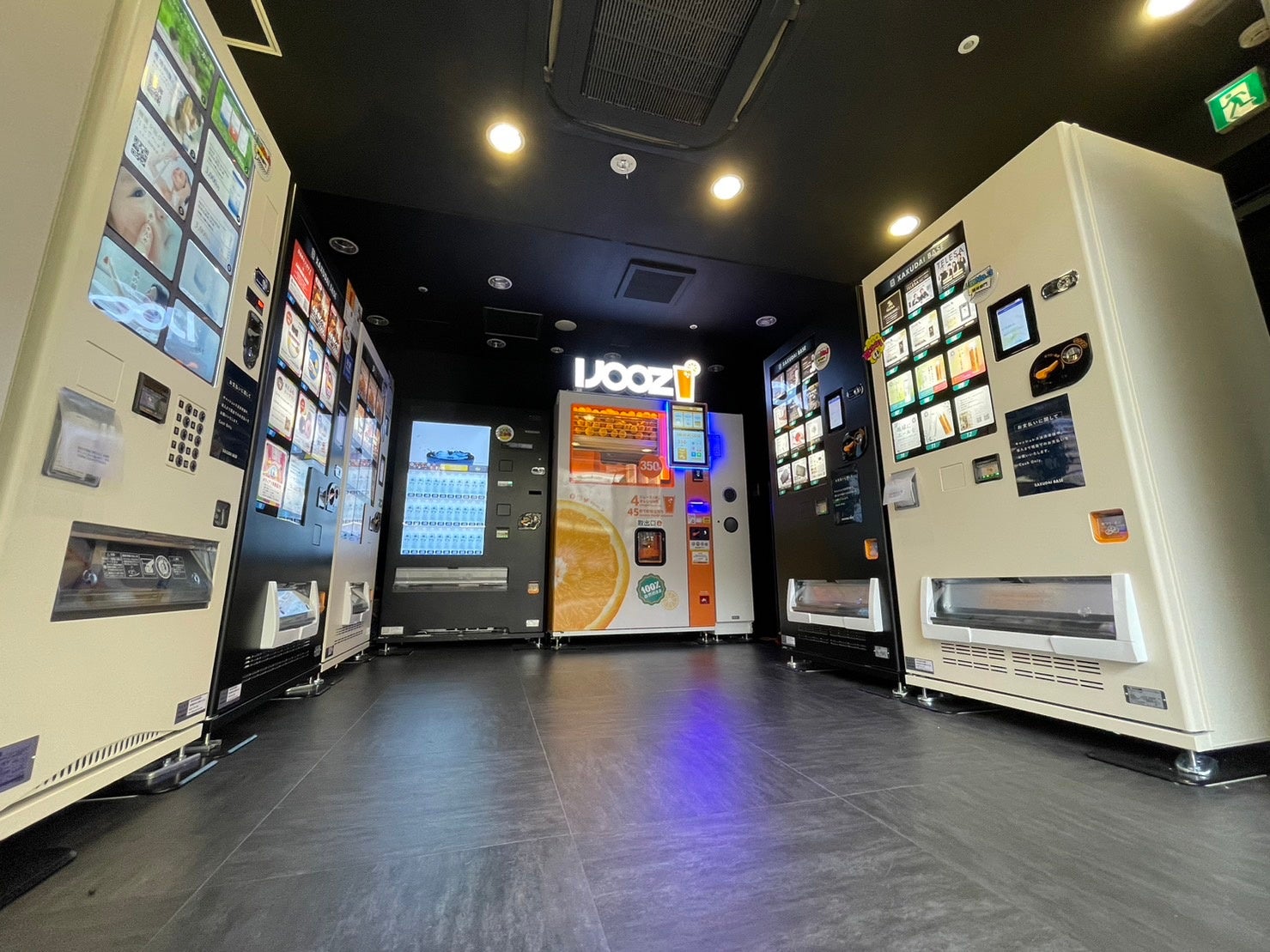 KAKUDAI BASE 明大前駅