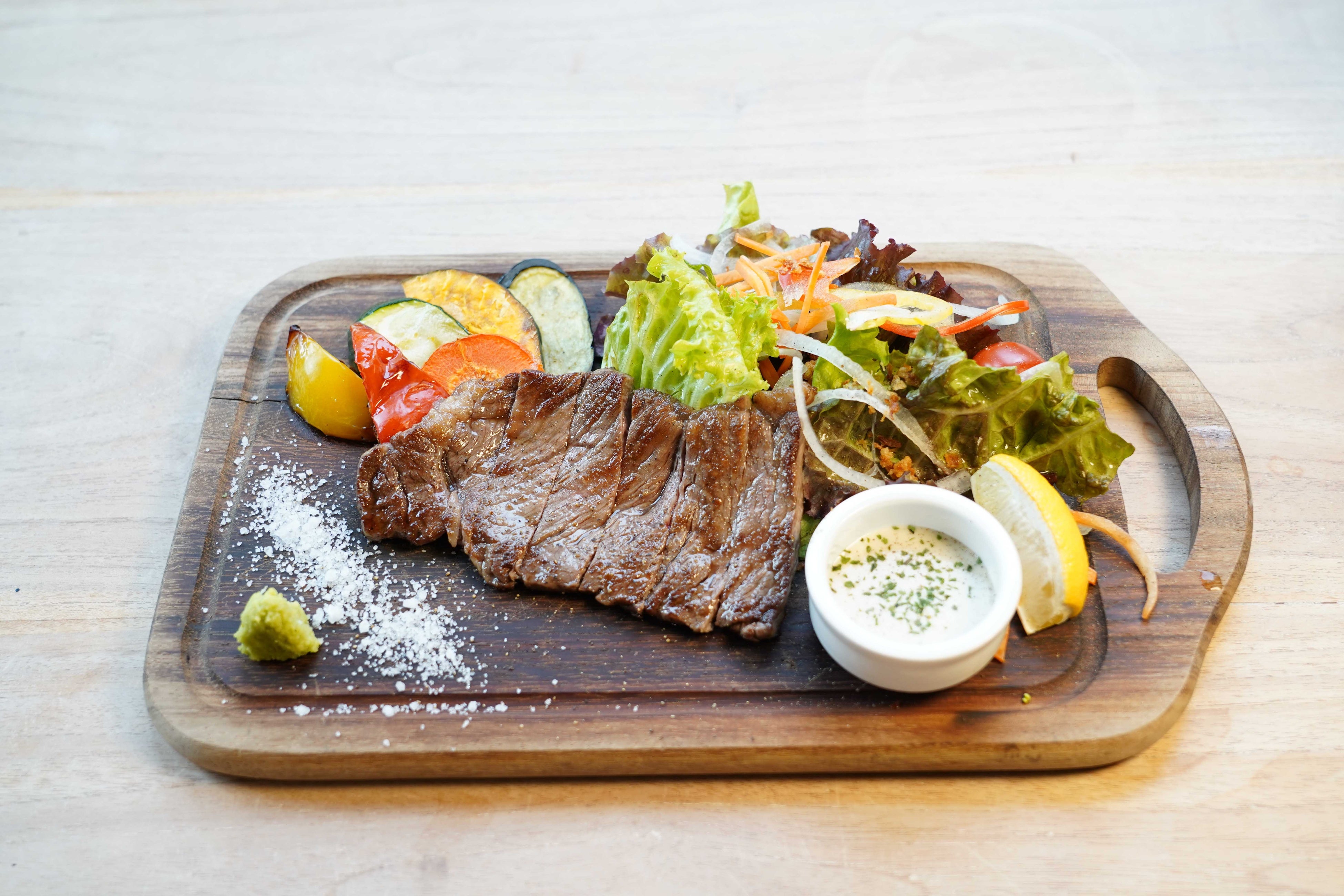 Bistoroitadakimasu_村上牛のサーロインステーキ 旬野菜を添えて5