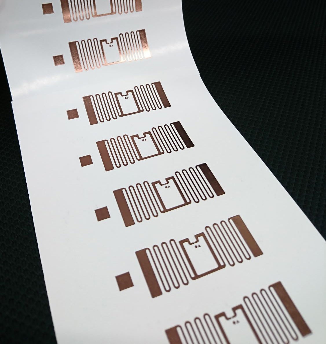 紙基材にフレキソ印刷機でRFタグを印刷