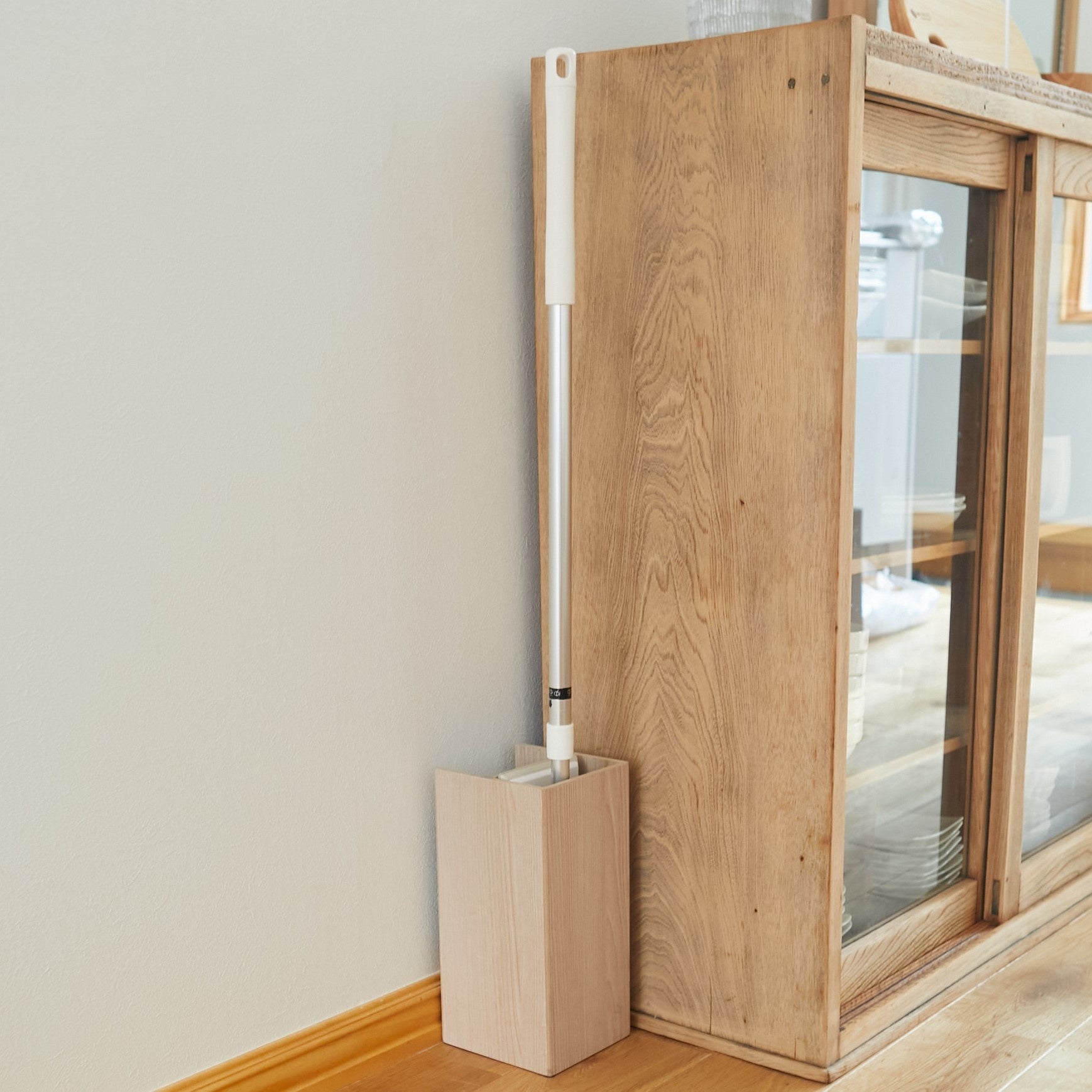 〇床掃除ワイパー収納