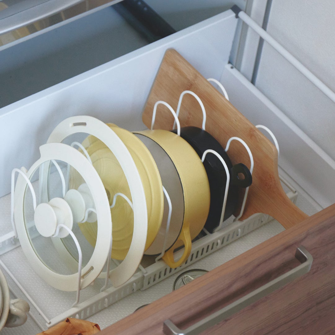 〇伸縮仕切り収納