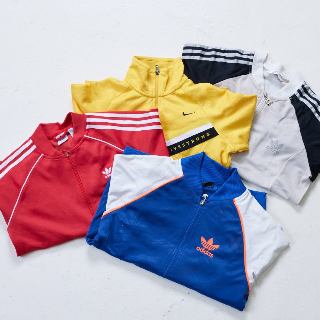 〇USED TRACKSUIT（各2,200円）