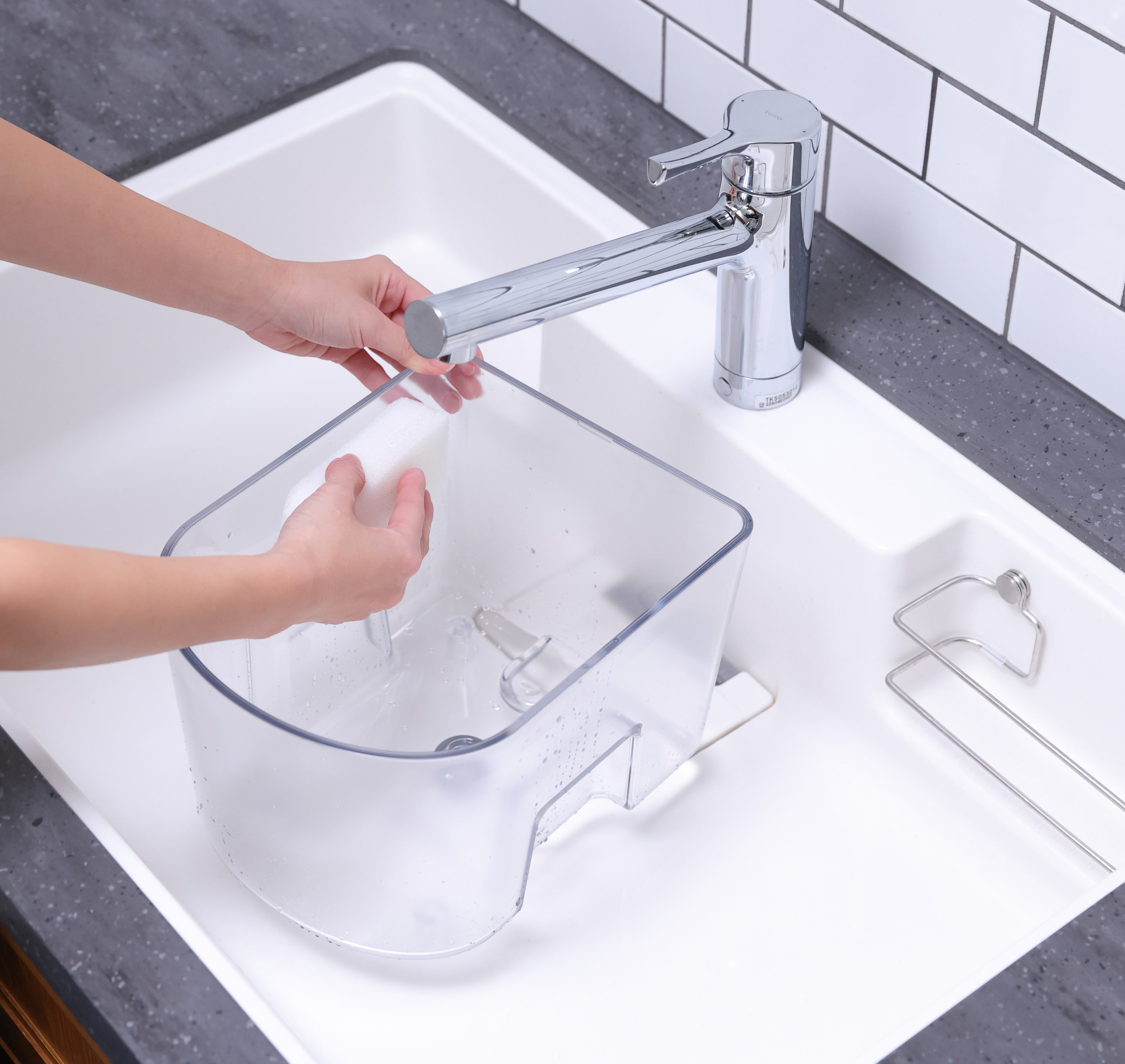 機能を絞ってよりシンプルに！浄水型ウォーターサーバー「every