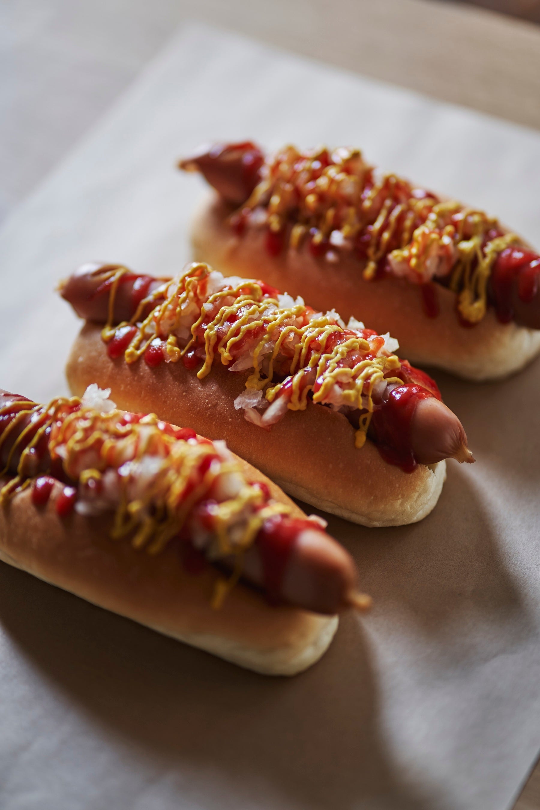 看板メニューの「さんばしやホットドッグ」1個500円（税込）