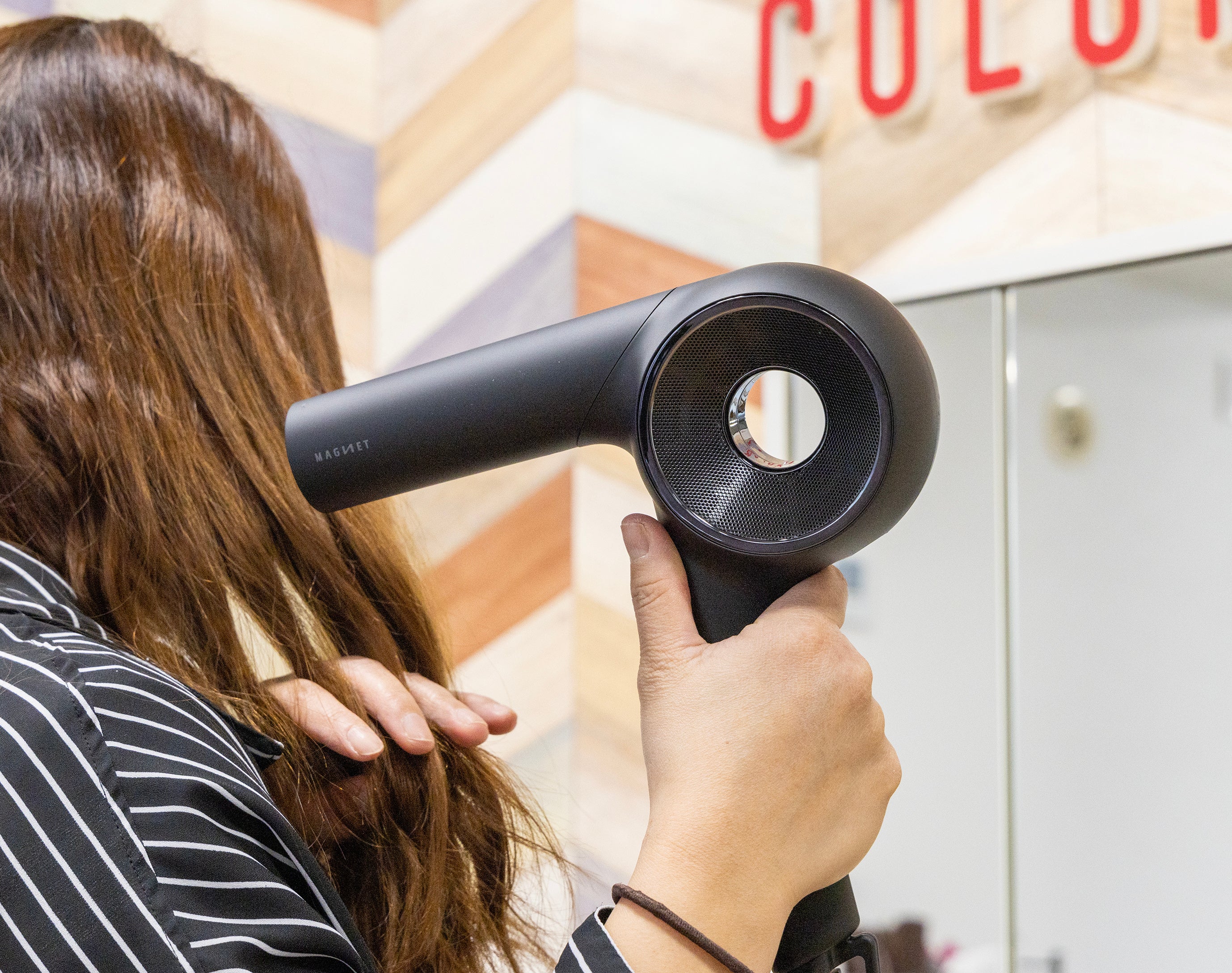 短時間・低価格で髪染めが出来るヘアカラー専門店「カラープラス」が