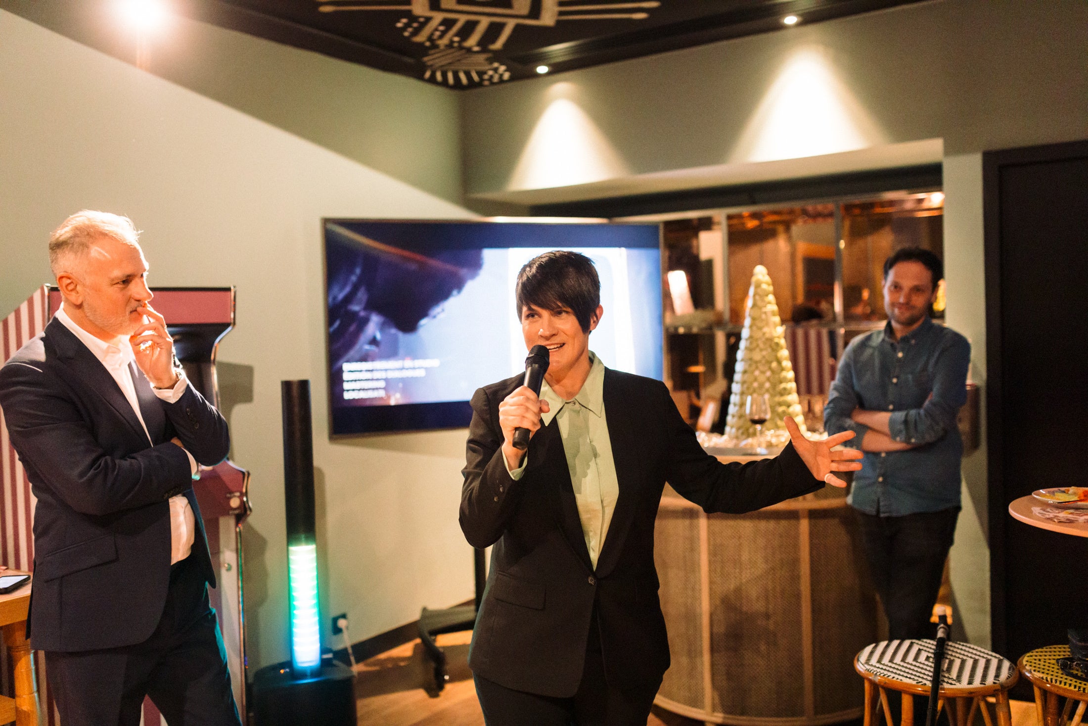 PTW CEOのDeborah Kirkham (中央) 、オーディオ部門のSenior VP、Olivier Deslandes (左)、 SIDE Paris Studio Headの Maxime Romano (右)