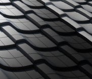 和瓦型太陽光パネル