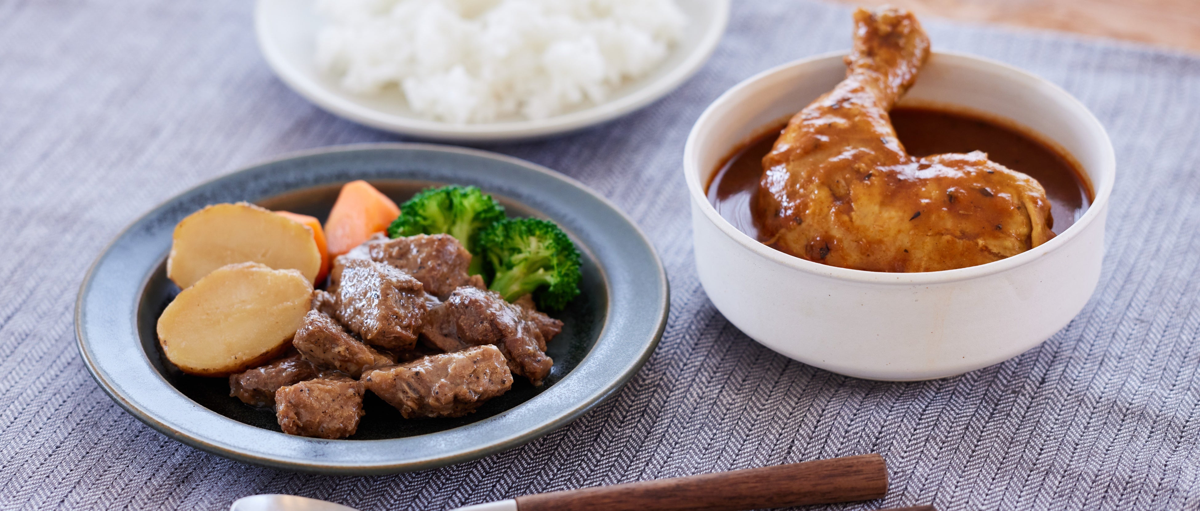 商品例（チキンスープカレー・牛肉ステーキ）